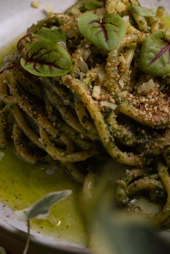 Plato de pasta al pesto de Confine Food