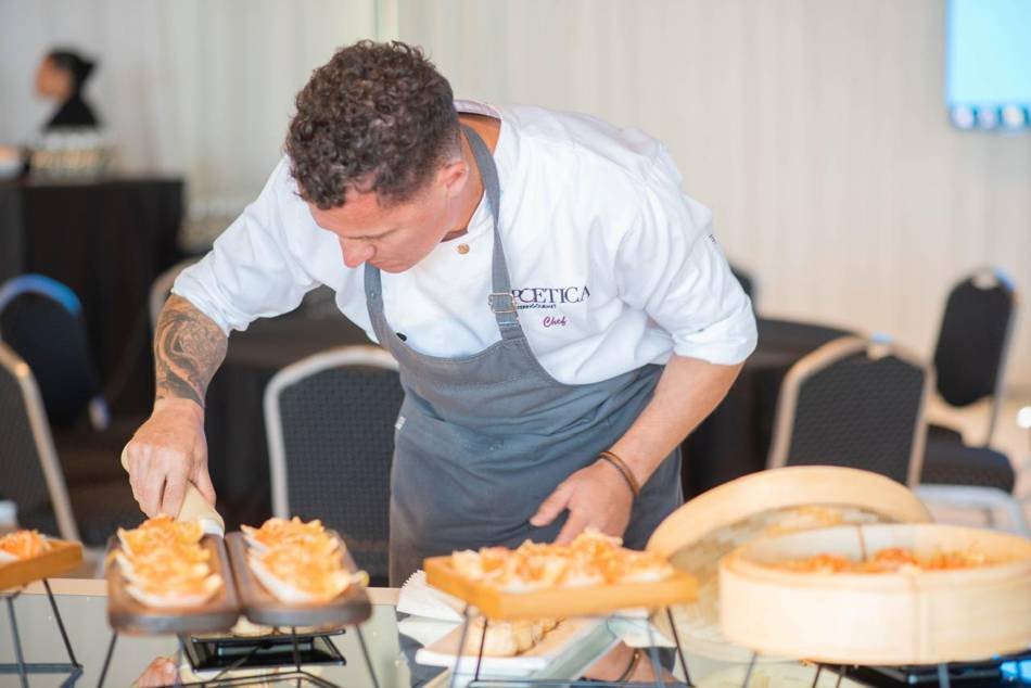 Pablo Roganovich en un evento de Poética Catering, Rosario